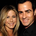 120222-aniston-theroux.380;380;7;70;0