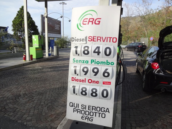 Petrol hits 1.99 Euro per Liter