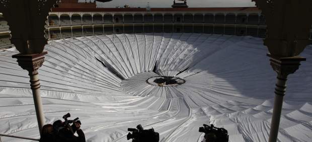 Madrid Bullring Roof Collapses